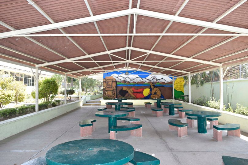 03. Antorcha apoya con laminas para la techumbre del comedor al aire libre de la primaria Ignacio Allende